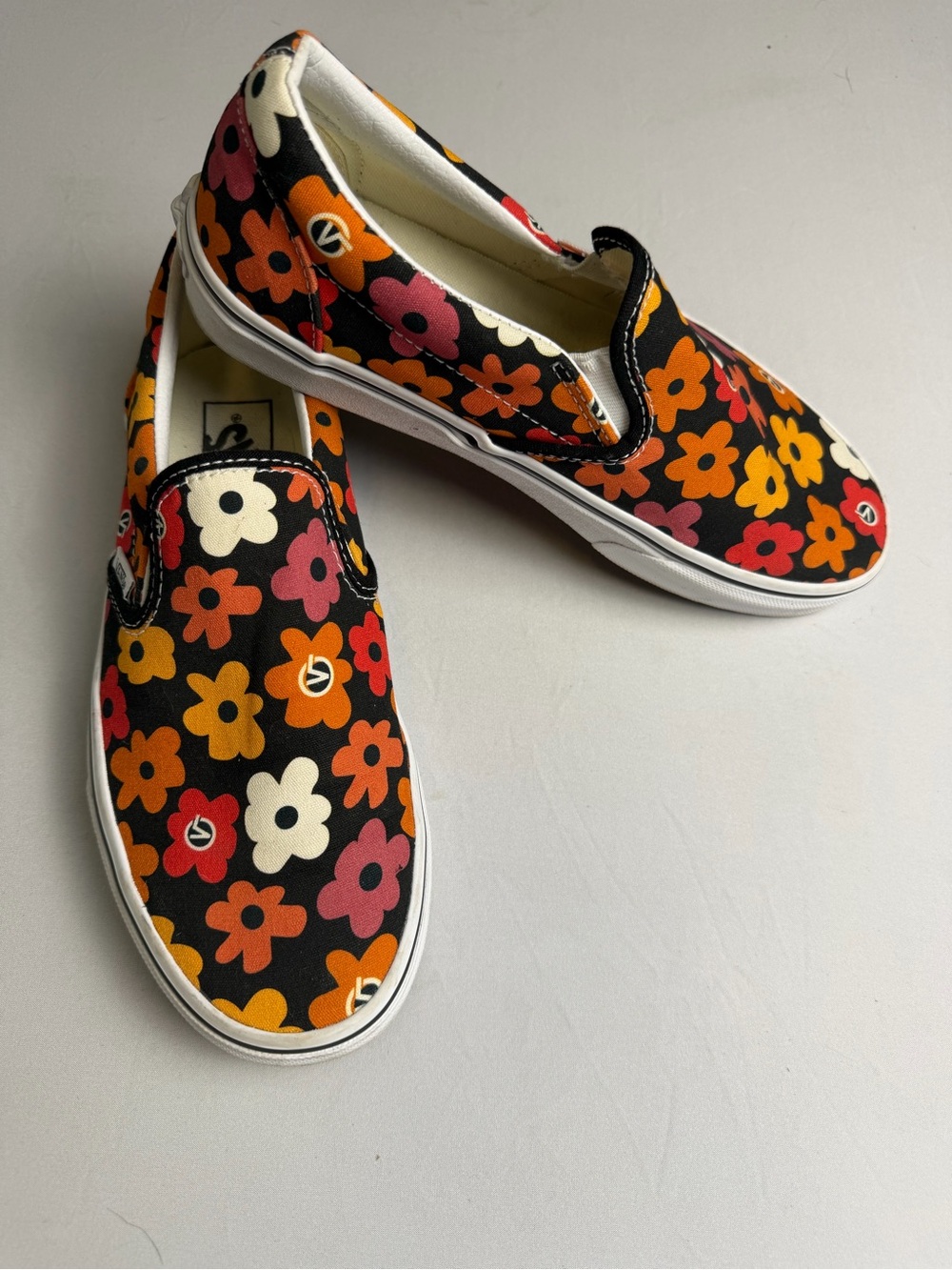 Vans Slip-On Sneakers with Retro Floral Print size 8 - Picture 2 of 8